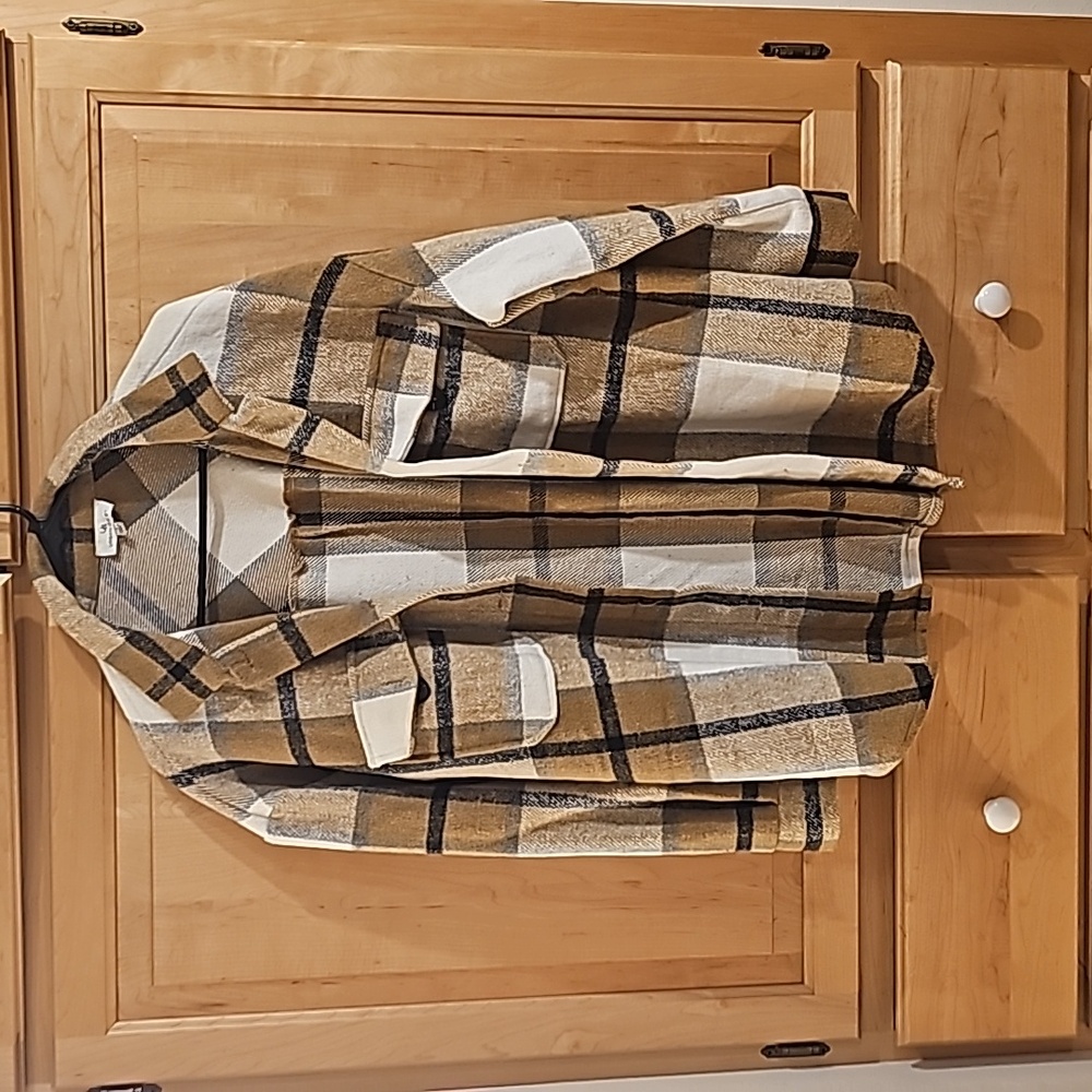 Flannel shacket- tan, black, cream. Size large!